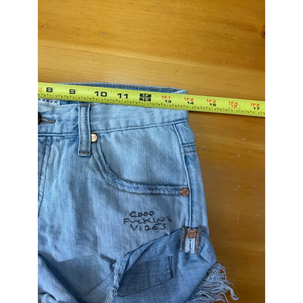 One Teaspoon Bandits Denim Shorts Light Wash Distressed Frayed 22 Good Vibes